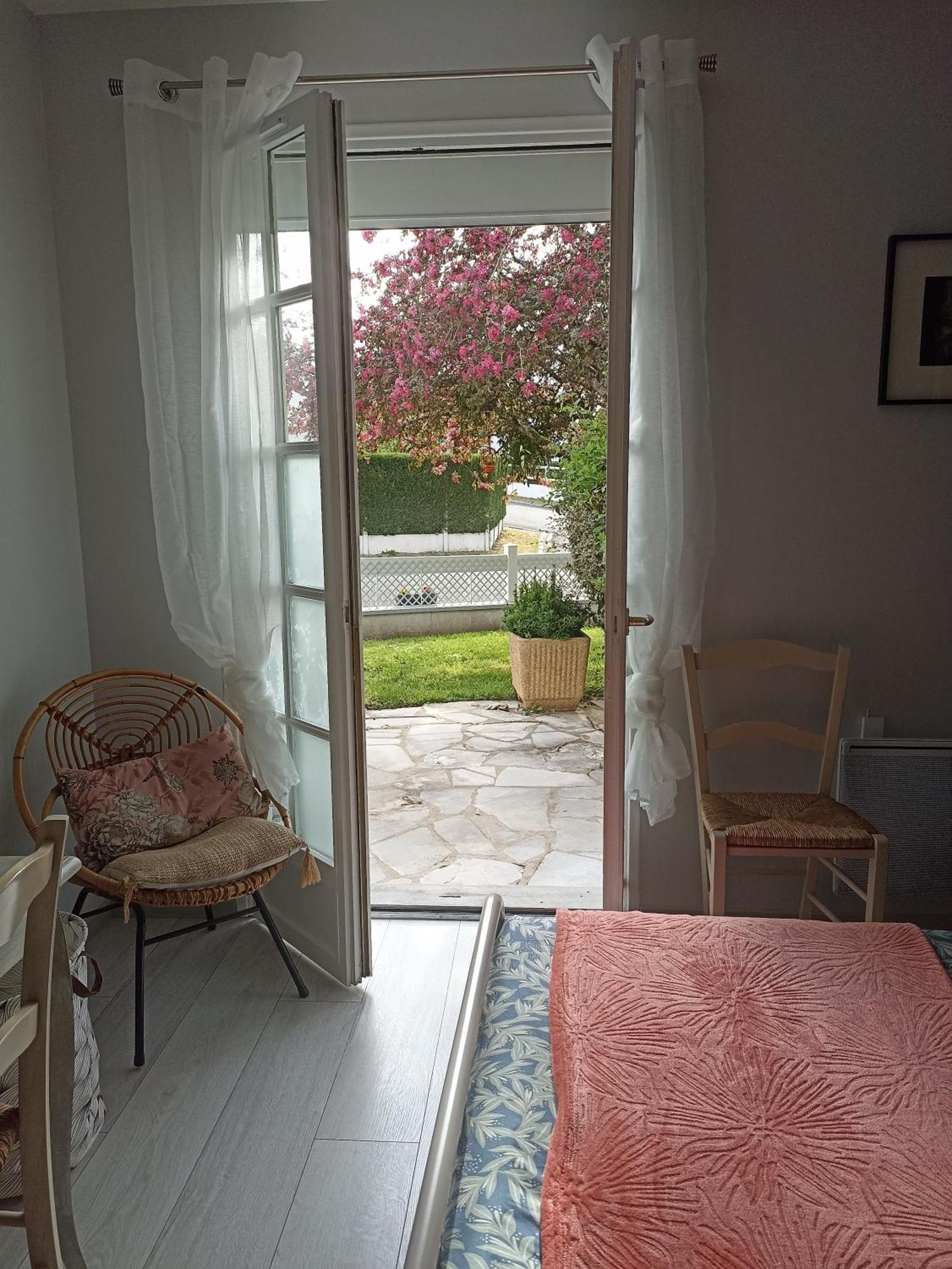Entre 2 Chateaux أونزاين المظهر الخارجي الصورة